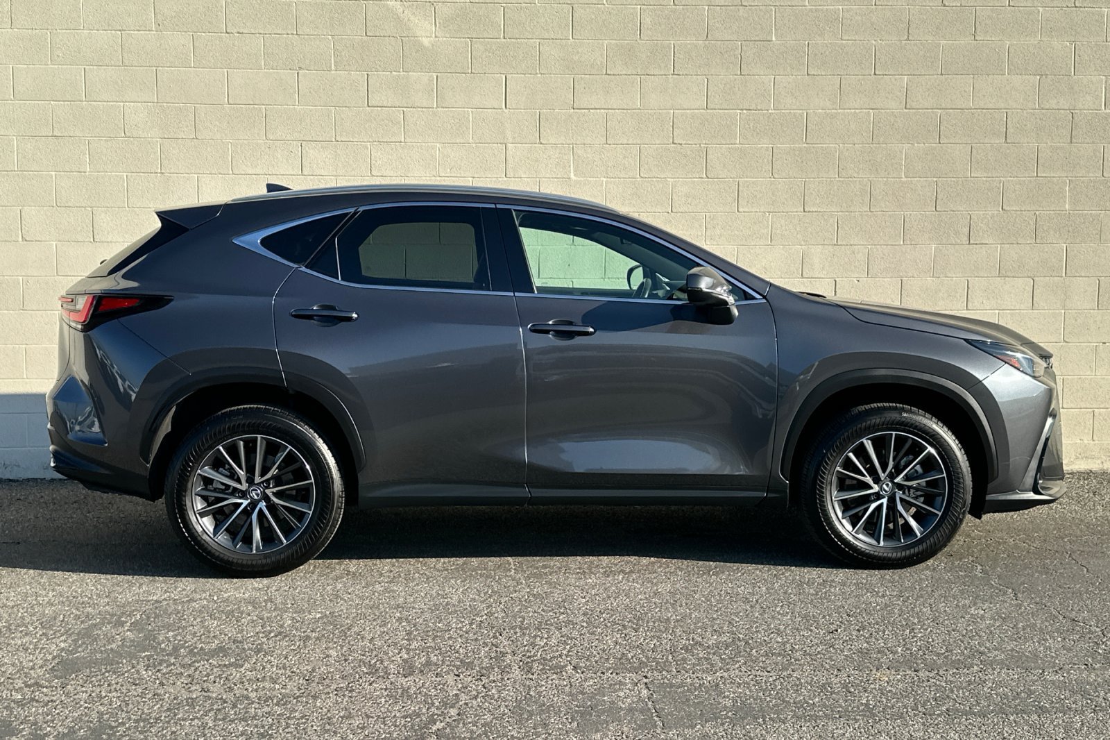 Used 2025 Lexus NX 250 FWD image 3