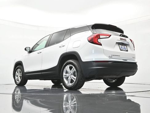 Used 2024 GMC Terrain SLE AWD/4WD image 41