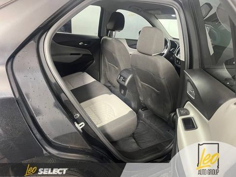 Used 2021 Chevrolet Equinox LS w/ LS Convenience Package AWD/4WD image 12