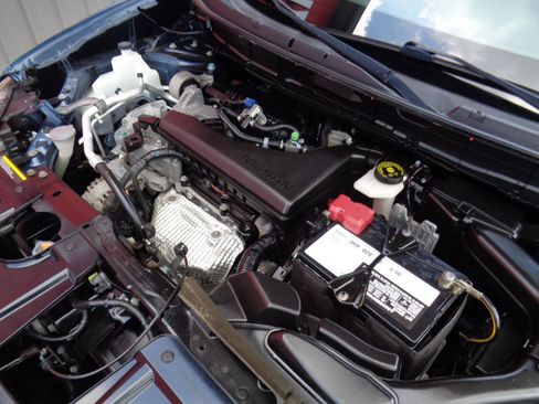 Used 2015 Nissan Rogue SV w/ SV Premium Package FWD image 3