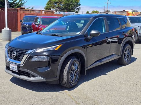 Used 2023 Nissan Rogue S AWD/4WD image 2