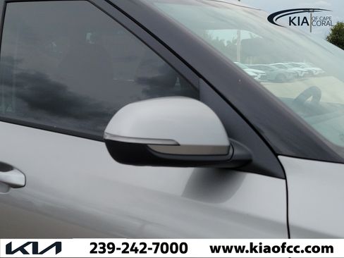 New 2026 Kia Seltos S FWD image 8