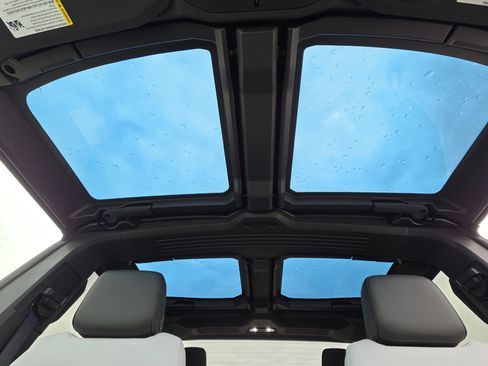 Used 2025 GMC Hummer EV 3X w/ LPO, Dark Essentials Package image 13