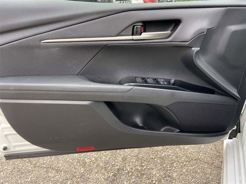 Used 2025 Toyota Camry SE image 11