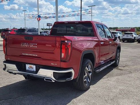 New 2026 GMC Sierra 1500 SLT image 7
