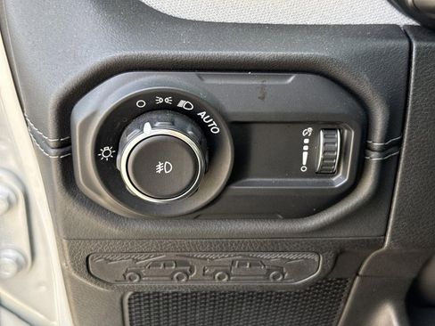 Used 2024 Jeep Wrangler Sahara image 16