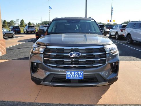 New 2026 Ford Explorer Active w/ Active Comfort Package image 8