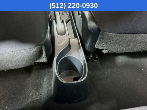 Used 2016 Toyota Yaris L image 28