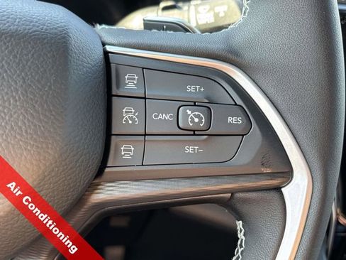 New 2025 Jeep Grand Cherokee L Altitude image 24