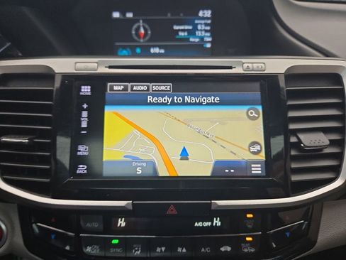 Used 2017 Honda Accord Touring image 18