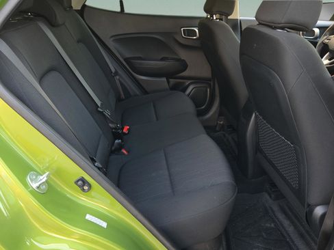 Used 2024 Hyundai Venue SE image 16