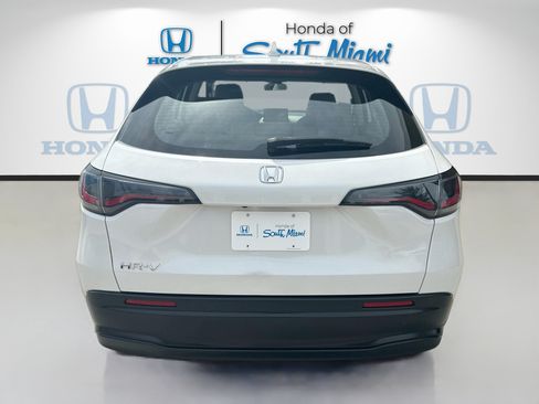Certified 2025 Honda HR-V LX image 6