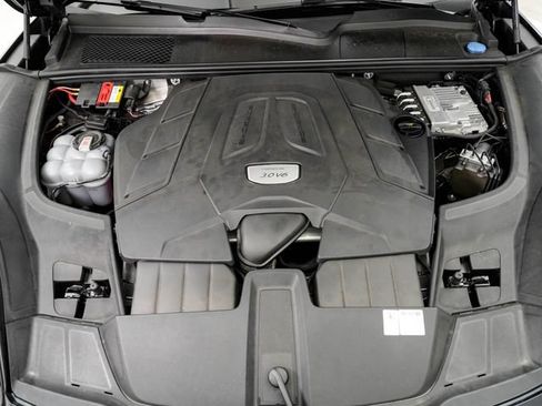 Certified 2021 Porsche Cayenne AWD/4WD image 29