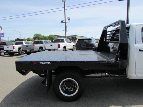 Used 2024 RAM 3500 SLT w/ Quick Order Package 2YG SLT AWD/4WD image 8