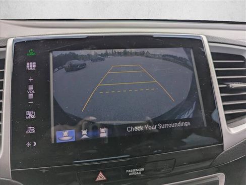 Used 2016 Honda Pilot Touring image 19