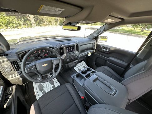 New 2025 Chevrolet Silverado 1500 Custom image 18