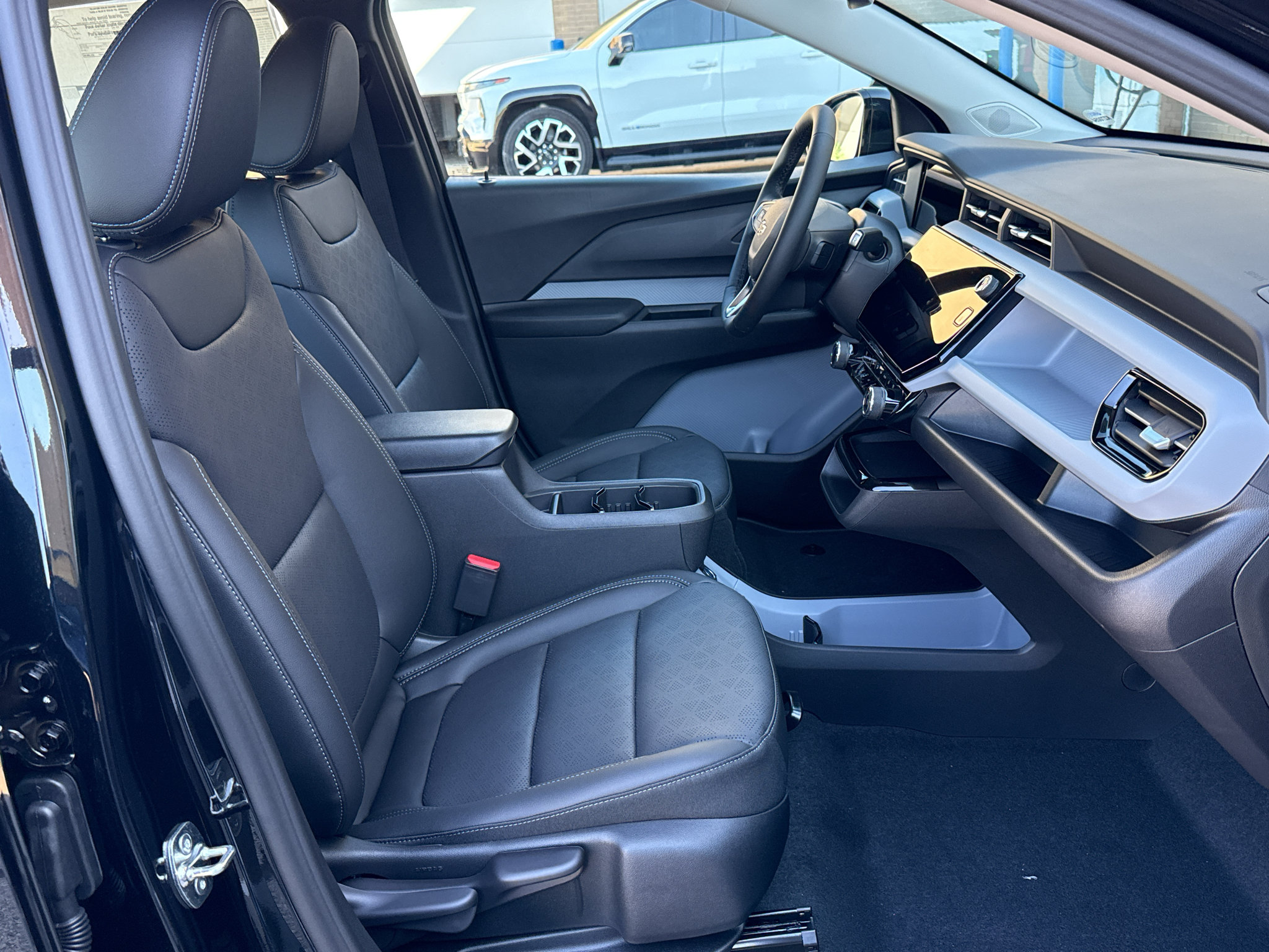 New 2027 Chevrolet Bolt LT w/ Comfort Package FWD image 37