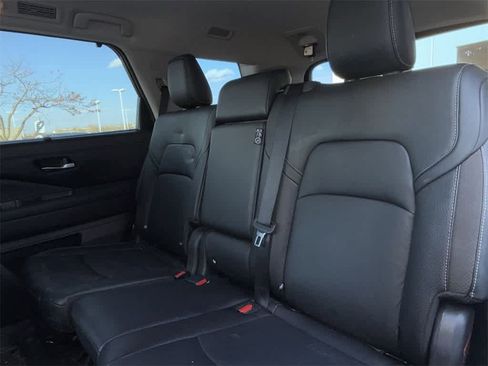 Used 2023 Nissan Pathfinder SL w/ SL Black Package image 13