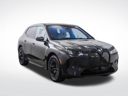 Used 2026 BMW iX xDrive60 w/ Premium Package AWD/4WD image 7