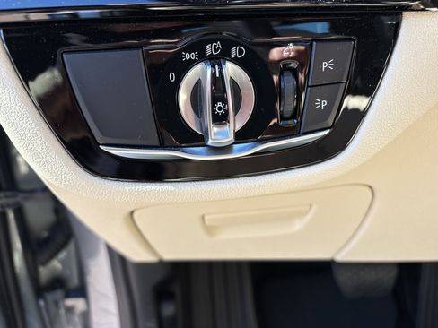 Certified 2023 BMW 530e xDrive w/ Premium Package image 37