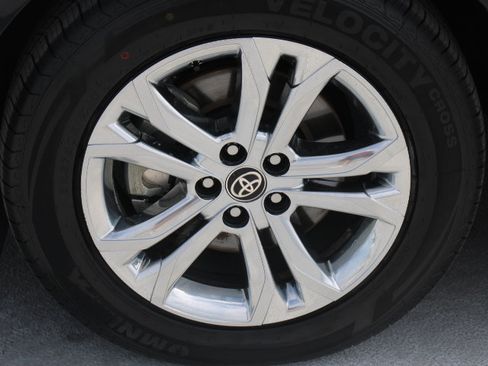 Used 2021 Toyota Sienna XSE w/ XSE Plus Package AWD/4WD image 9