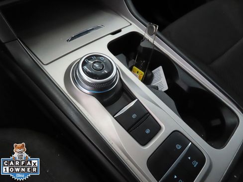 Used 2022 Ford Explorer XLT image 17