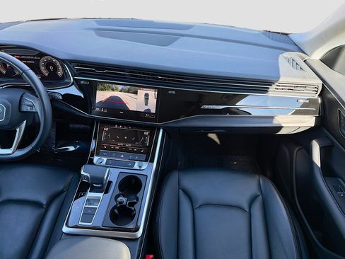 Used 2022 Audi Q8 Premium w/ Convenience Package image 18