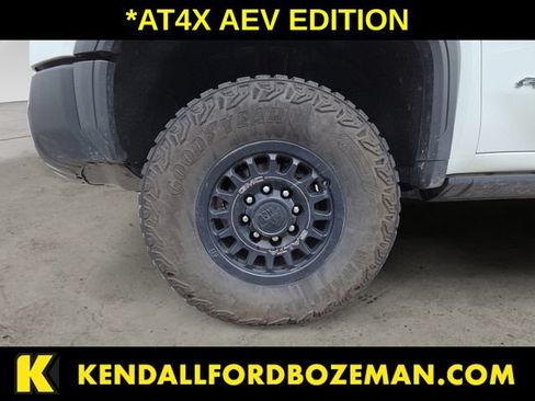 Used 2025 GMC Sierra 2500 AT4X w/ AT4X AEV Edition AWD/4WD image 9