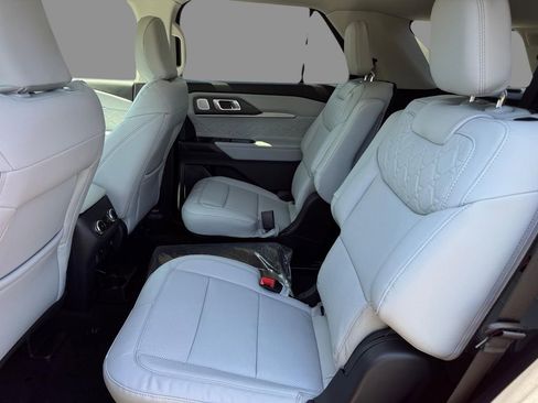 New 2026 Ford Explorer Platinum AWD/4WD image 5