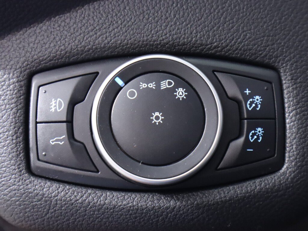 Used 2018 Ford Escape SE w/ SE Sync 3 Package AWD/4WD image 10