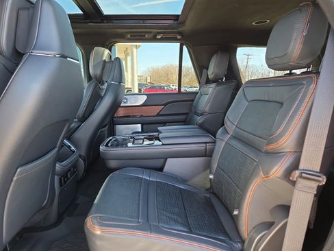 Used 2023 Lincoln Navigator Black Label image 11