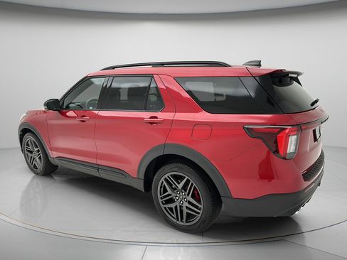 Used 2025 Ford Explorer ST w/ Sun And Sound Package AWD/4WD image 4