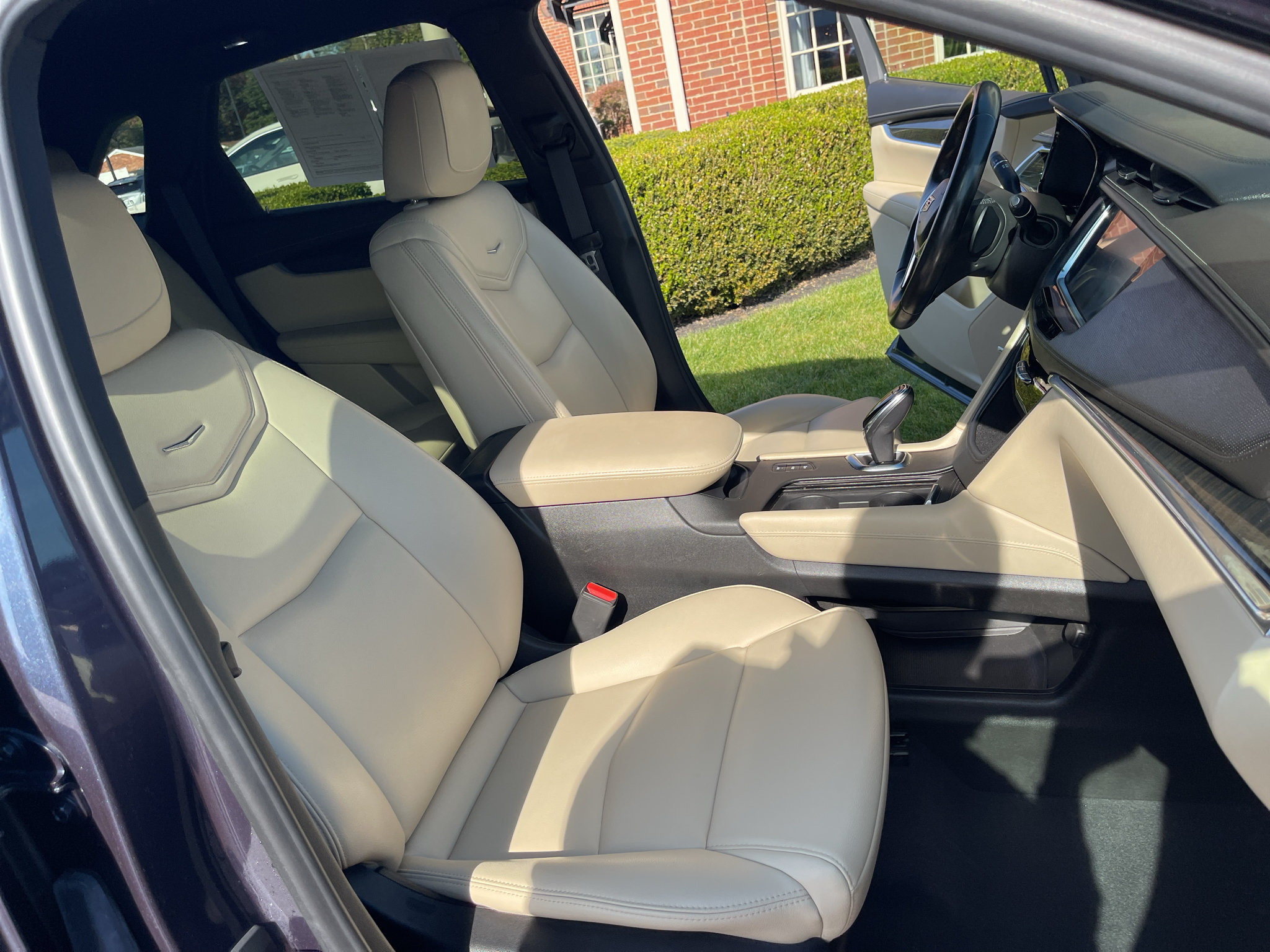 Used 2018 Cadillac XT5 AWD image 28