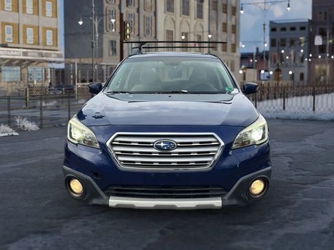 Used 2015 Subaru Outback 3.6R Limited image 2