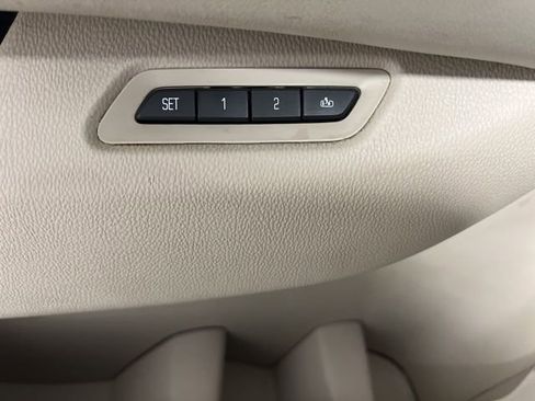 Used 2015 Cadillac Escalade Luxury AWD/4WD image 14
