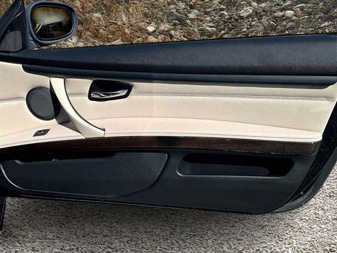 Used 2013 BMW 328i Convertible image 18