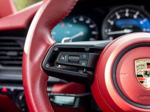 Certified 2024 Porsche 911 Targa 4 GTS AWD/4WD image 35