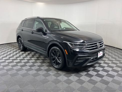 Used 2024 Volkswagen Tiguan SE image 17