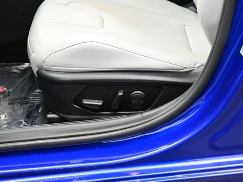 Certified 2023 Hyundai Elantra Limited image 12