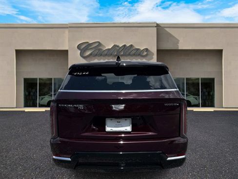New 2025 Cadillac Escalade IQ Luxury 1 w/ Smart Trailering package AWD/4WD image 4