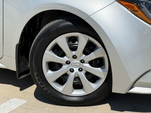 Used 2026 Toyota Corolla LE FWD image 2