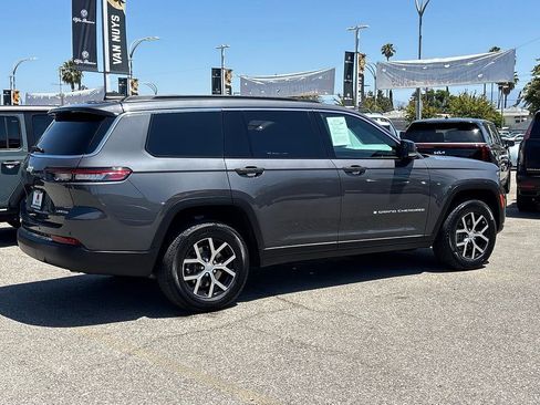 Used 2024 Jeep Grand Cherokee L Limited AWD/4WD image 3