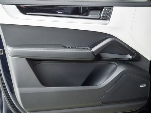 New 2026 Porsche Cayenne E-Hybrid Coupe AWD/4WD image 6
