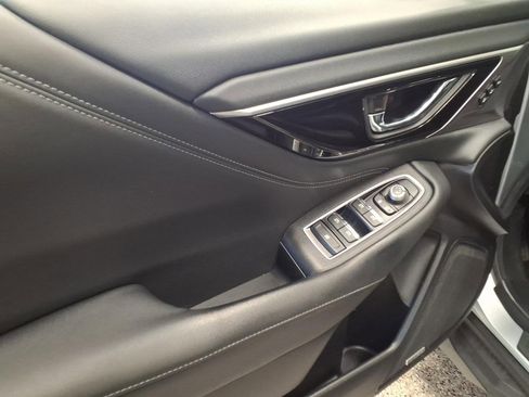 Used 2020 Subaru Outback Limited image 8