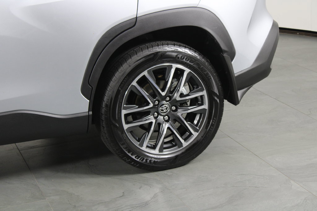 Used 2026 Toyota Corolla Cross XLE AWD/4WD image 14