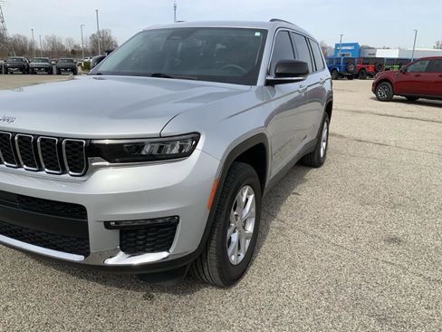 Used 2023 Jeep Grand Cherokee L Limited AWD/4WD image 17
