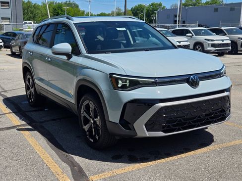 New 2026 Volkswagen Taos SEL AWD/4WD image 7