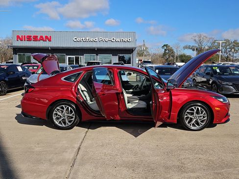 Used 2023 Hyundai Sonata SEL w/ Cargo Package image 11