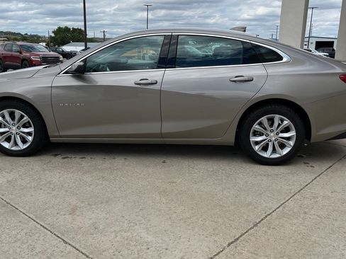 Used 2025 Chevrolet Malibu LT FWD image 9