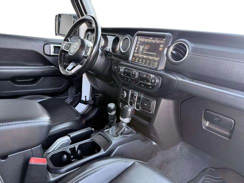 Used 2020 Jeep Gladiator Overland w/ Popular Equipment Package image 16